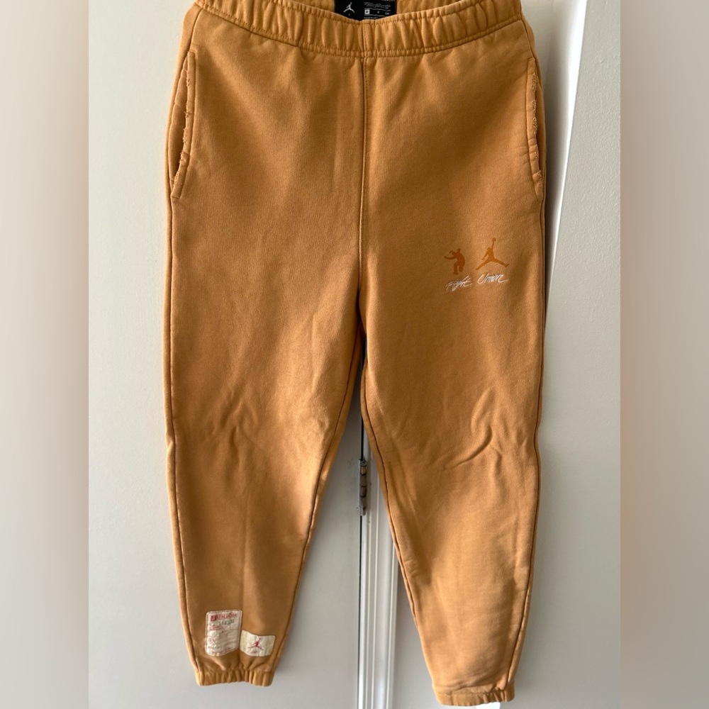 Jordan x Union Gold sweatpants MINT CONDITION!!